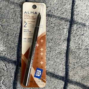 Eyeliner for brown eyes